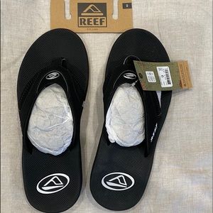 Reef men’s sandals with bottle opener and cushion bubble on heel